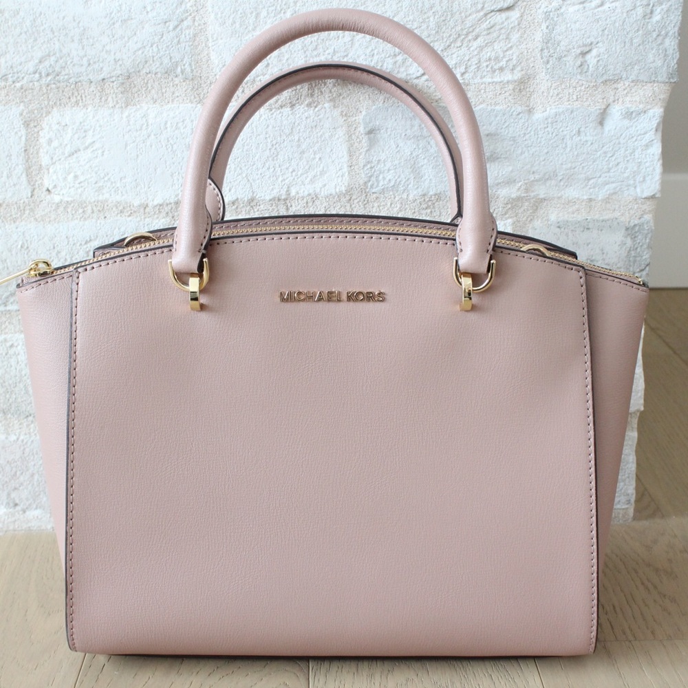 Pretty in Pink Michael Kors Selma Leather Bag 💖